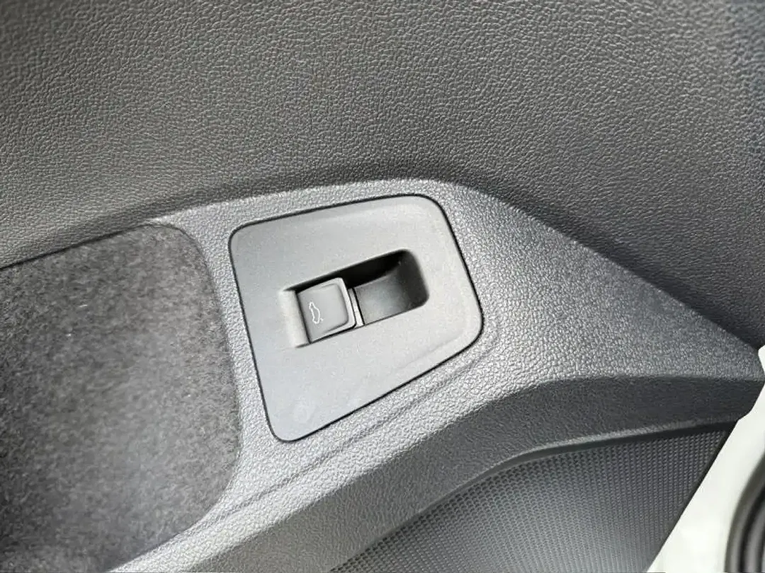Volkswagen Tiguan - Thumbnail 13