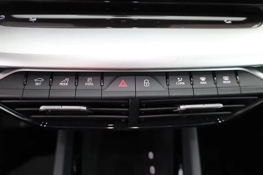 Skoda Octavia - Thumbnail 11
