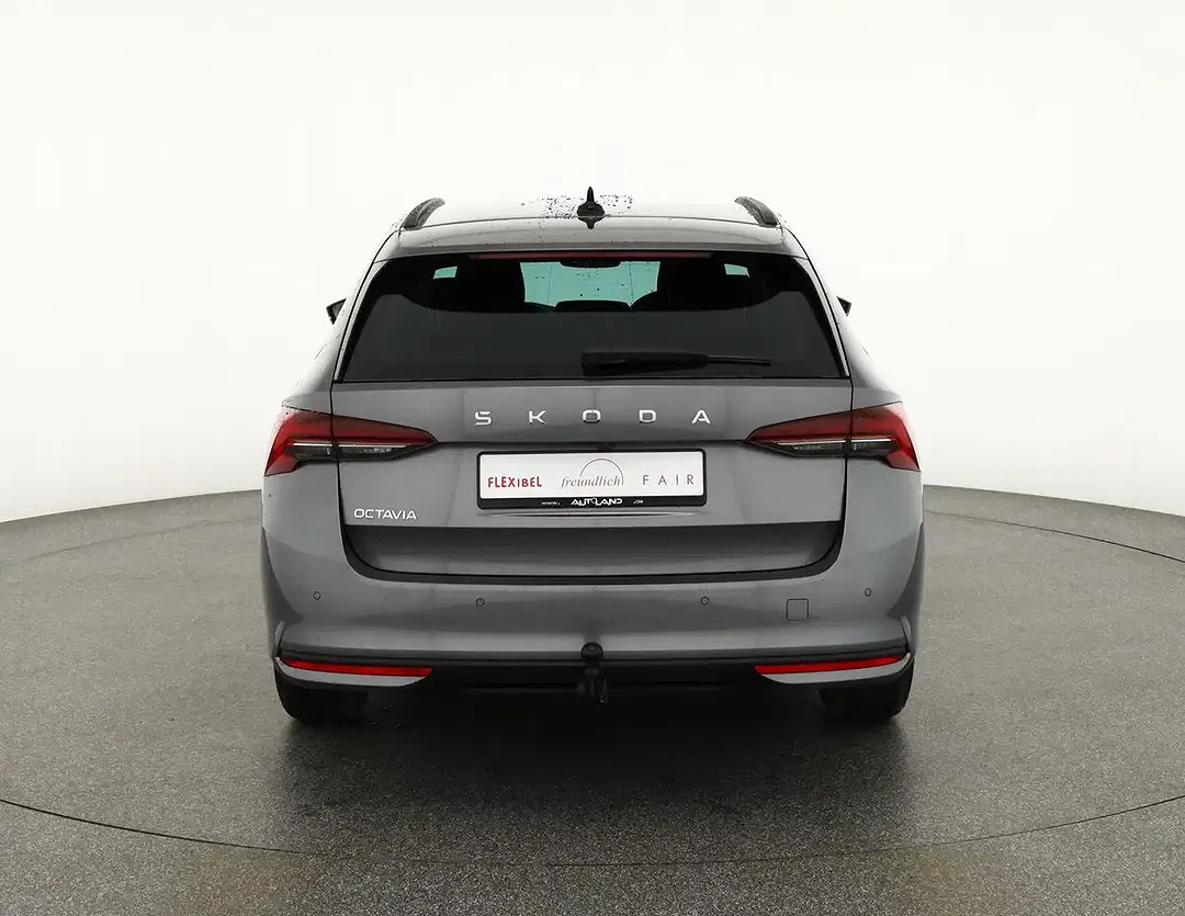 Skoda Octavia - Thumbnail 3