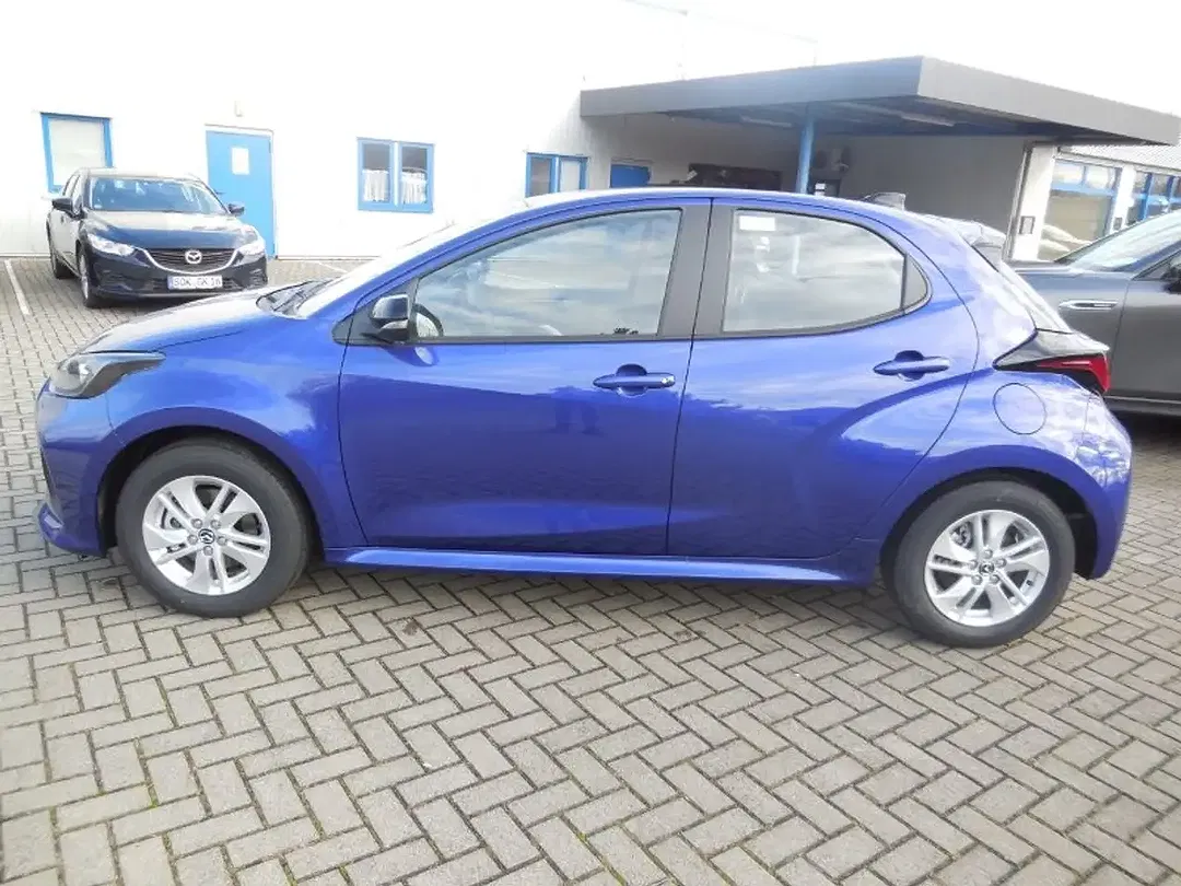 Mazda 2 - Thumbnail 3