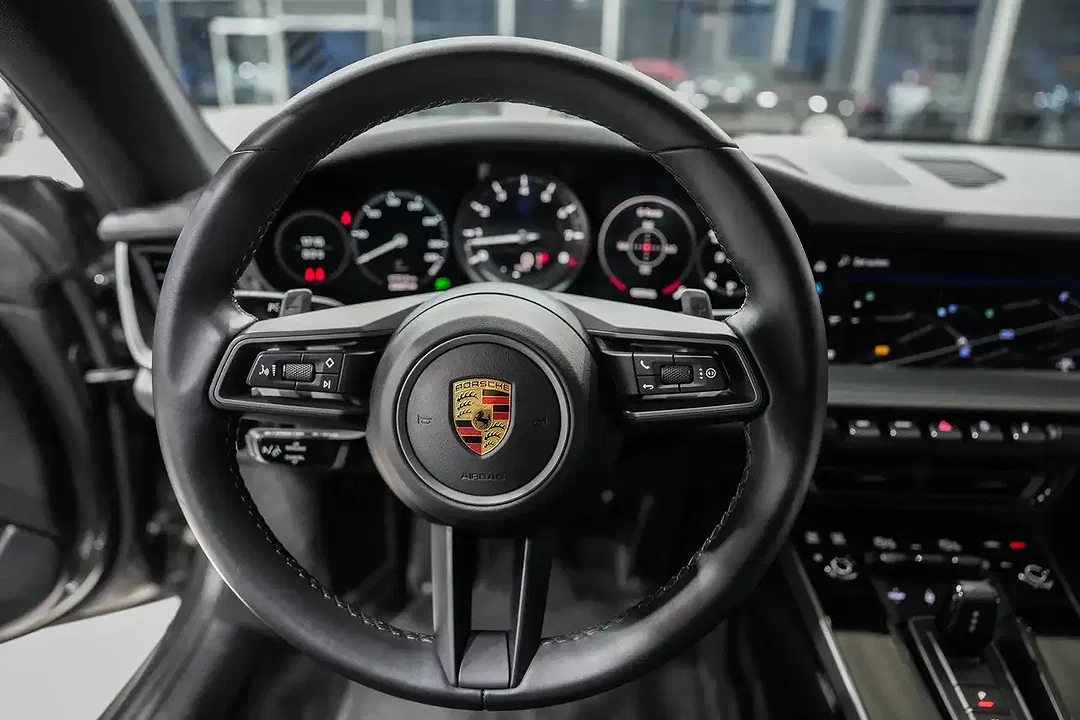 Porsche 911 - Thumbnail 13