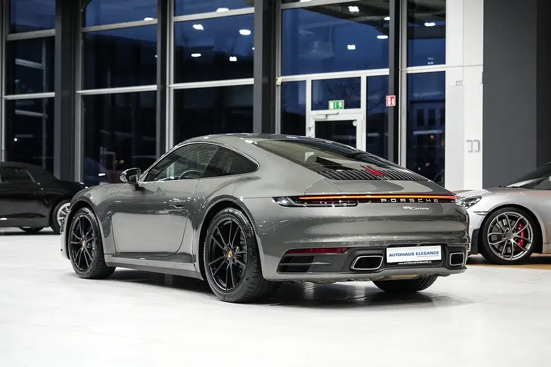 Porsche 911 - Thumbnail 4