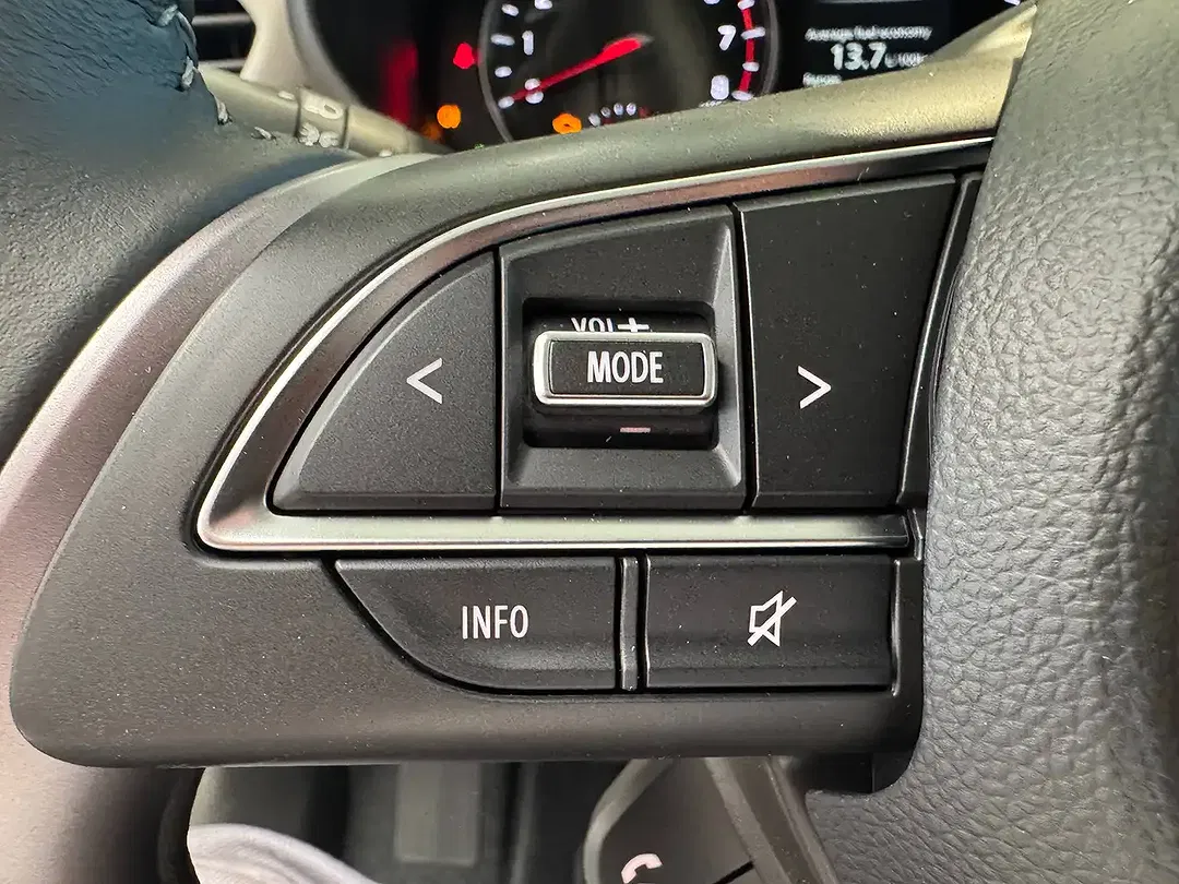 Suzuki Swift - Thumbnail 10