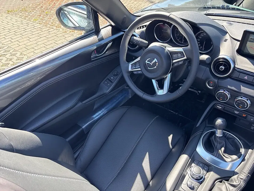 Mazda MX-5 - Thumbnail 13