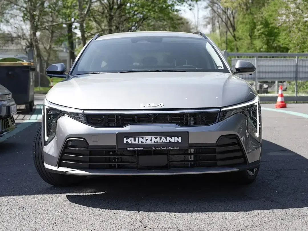 Kia K4 - Thumbnail 2