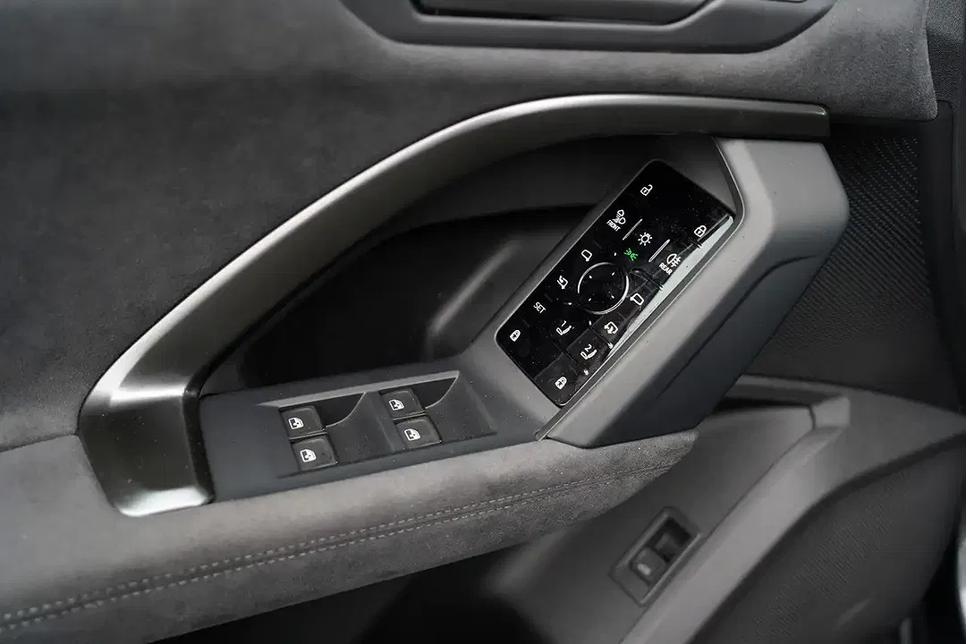 Audi SQ5 - Thumbnail 8