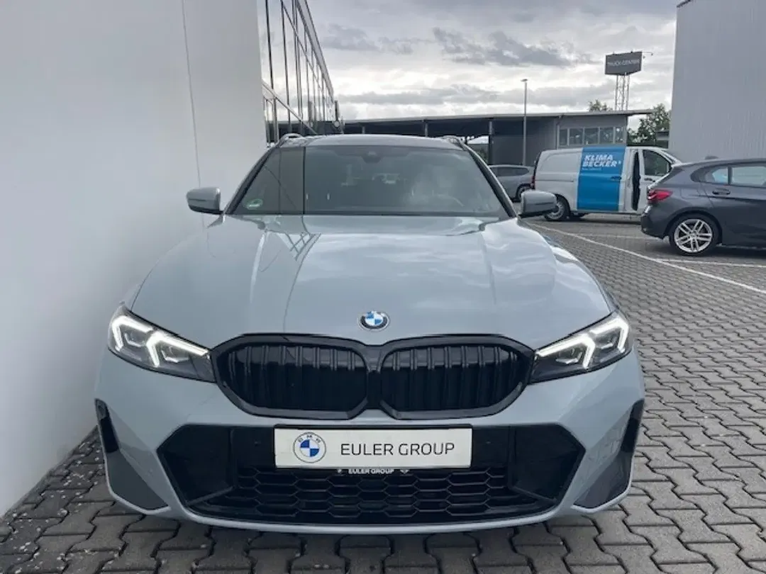 BMW 320 - Thumbnail 2
