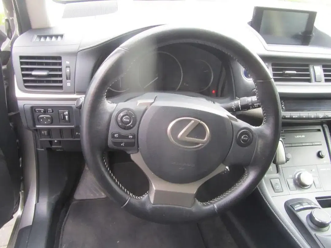 Lexus CT 200h - Thumbnail 12