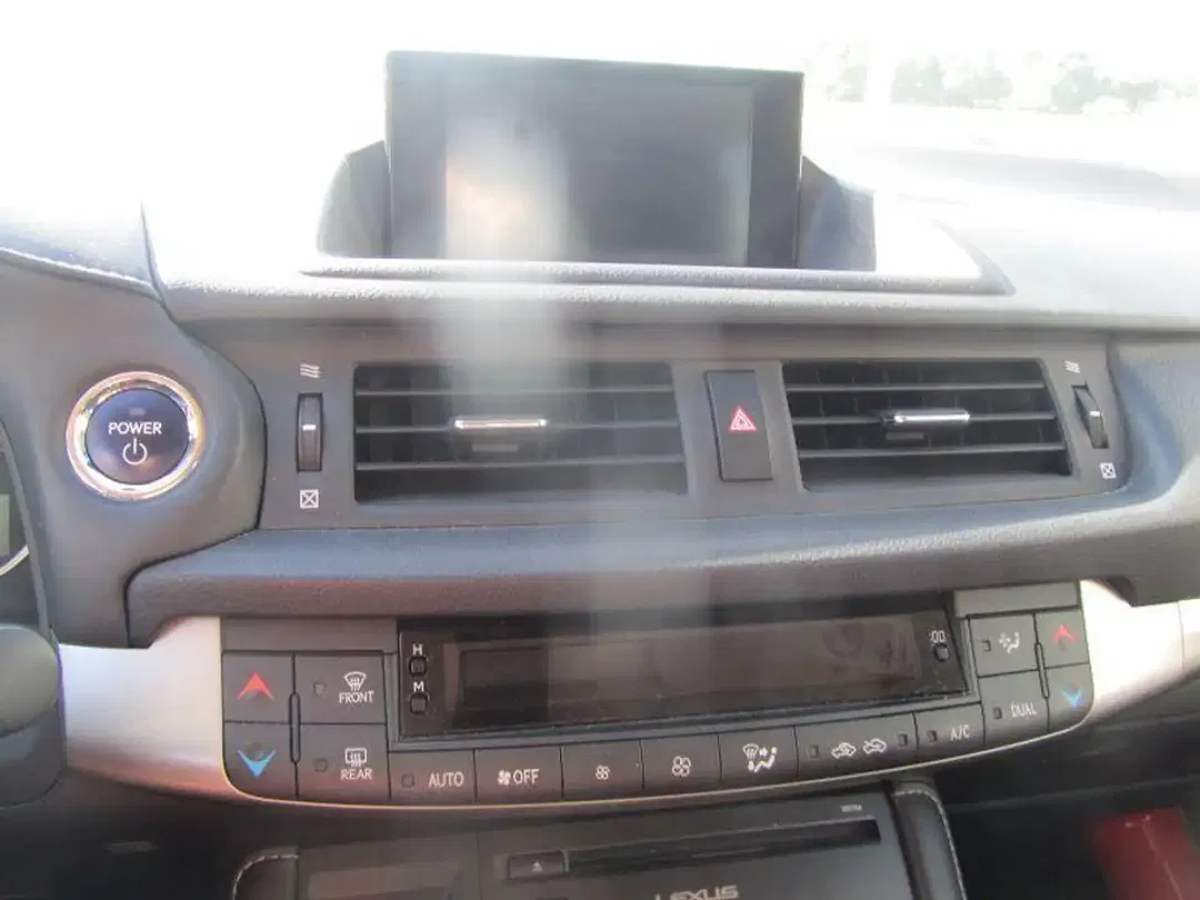 Lexus CT 200h - Thumbnail 13