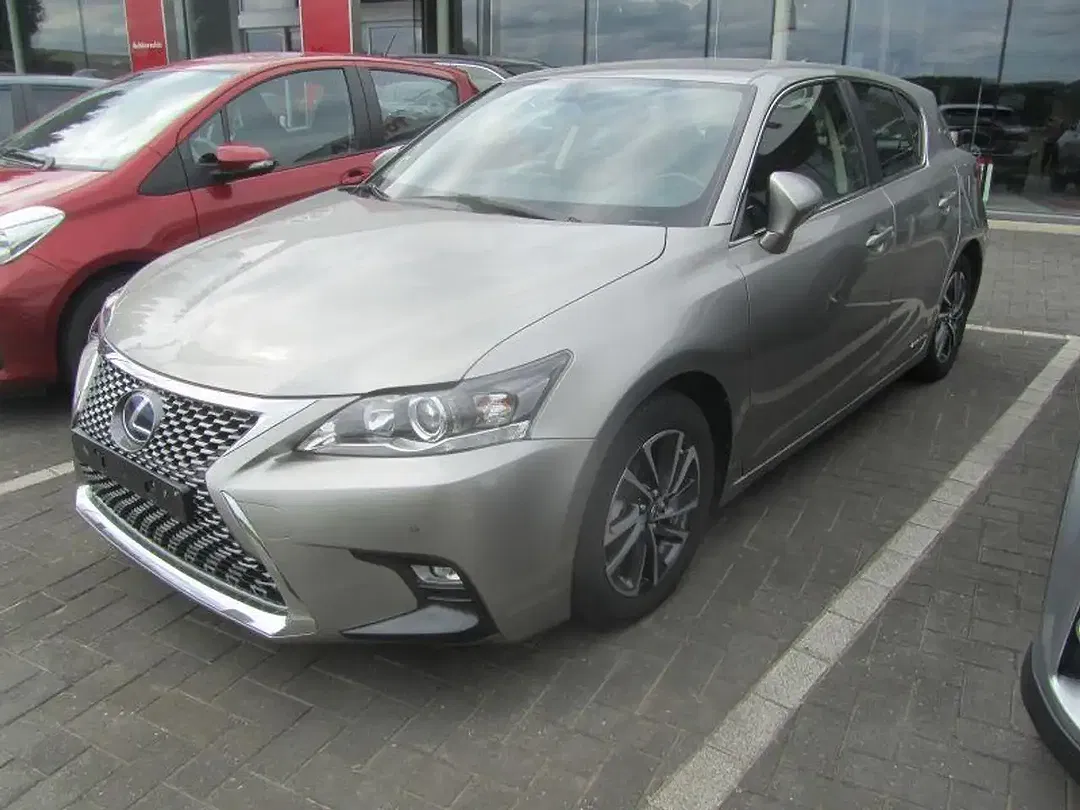 Lexus CT 200h - Thumbnail 2