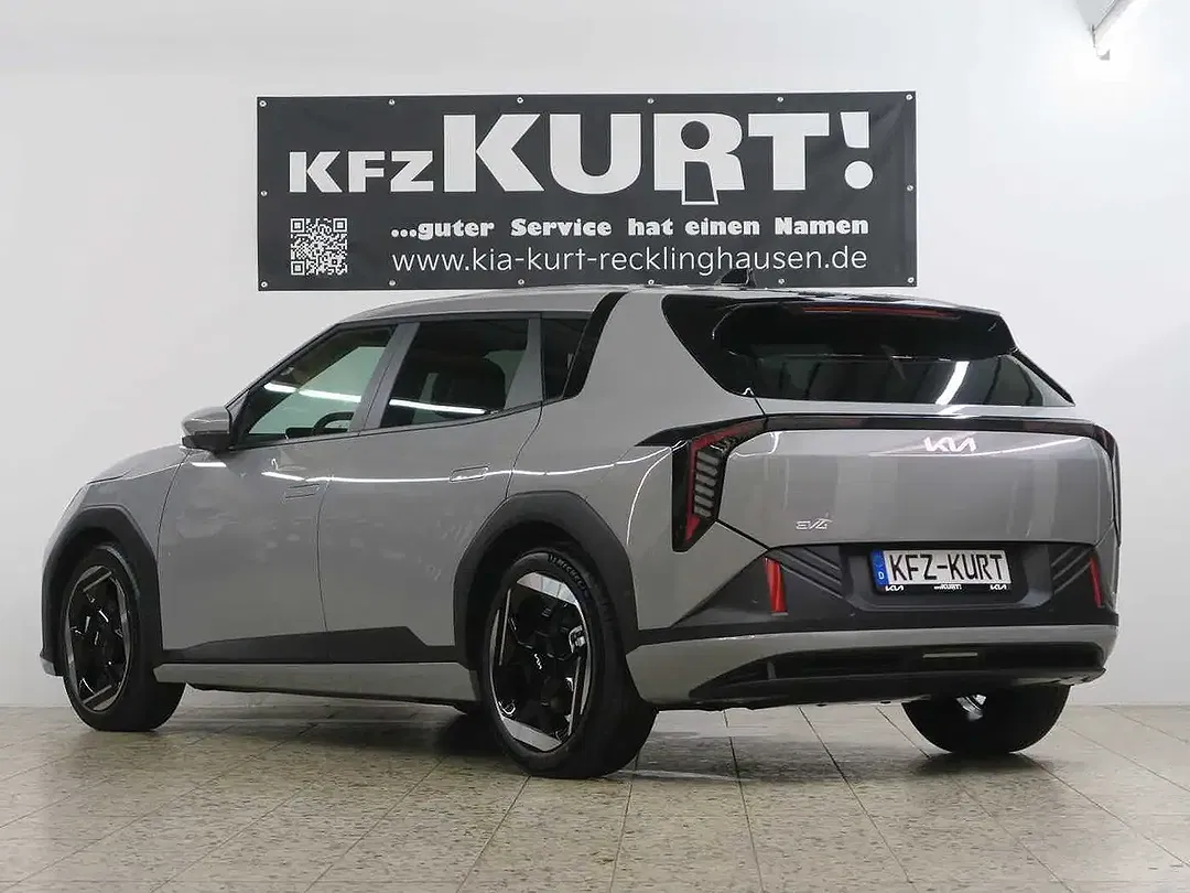Kia EV4 - Thumbnail 4