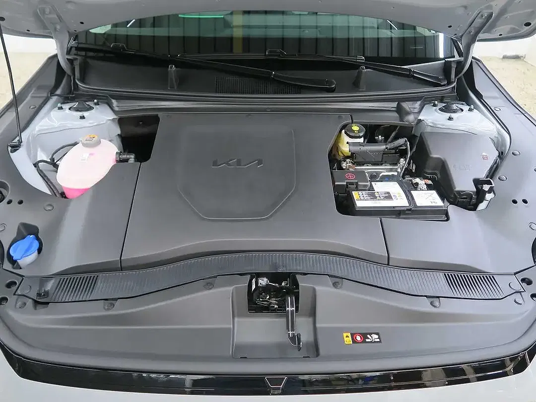 Kia EV4 - Thumbnail 8