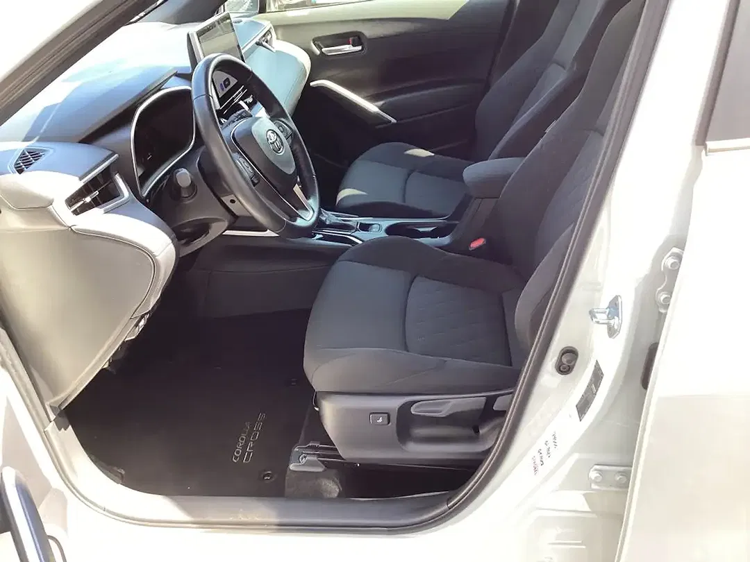 Toyota Corolla Cross - Thumbnail 6