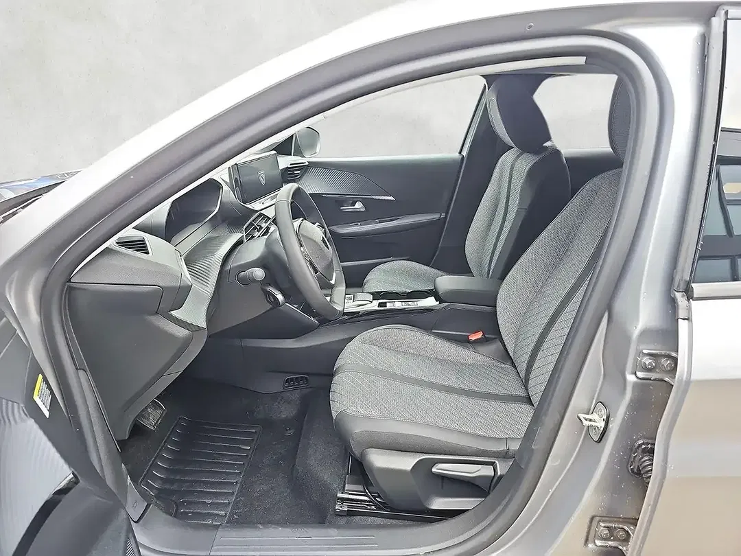 Peugeot 208 - Thumbnail 10