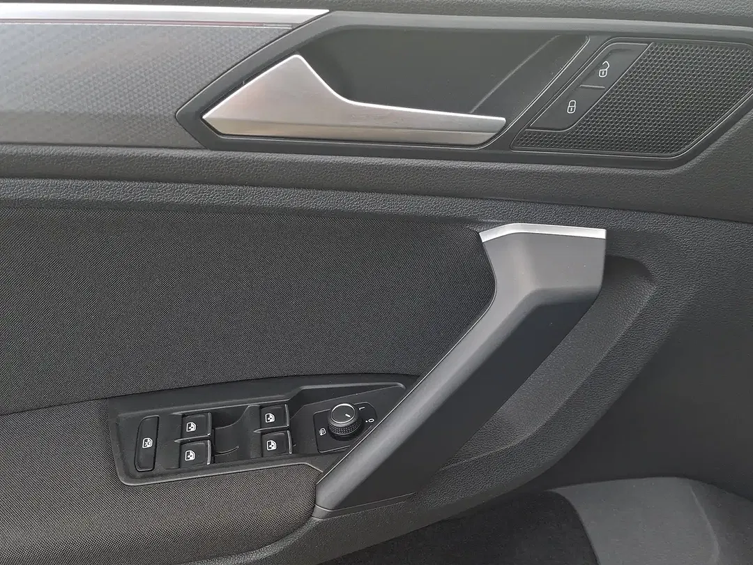 Volkswagen Tiguan - Thumbnail 16