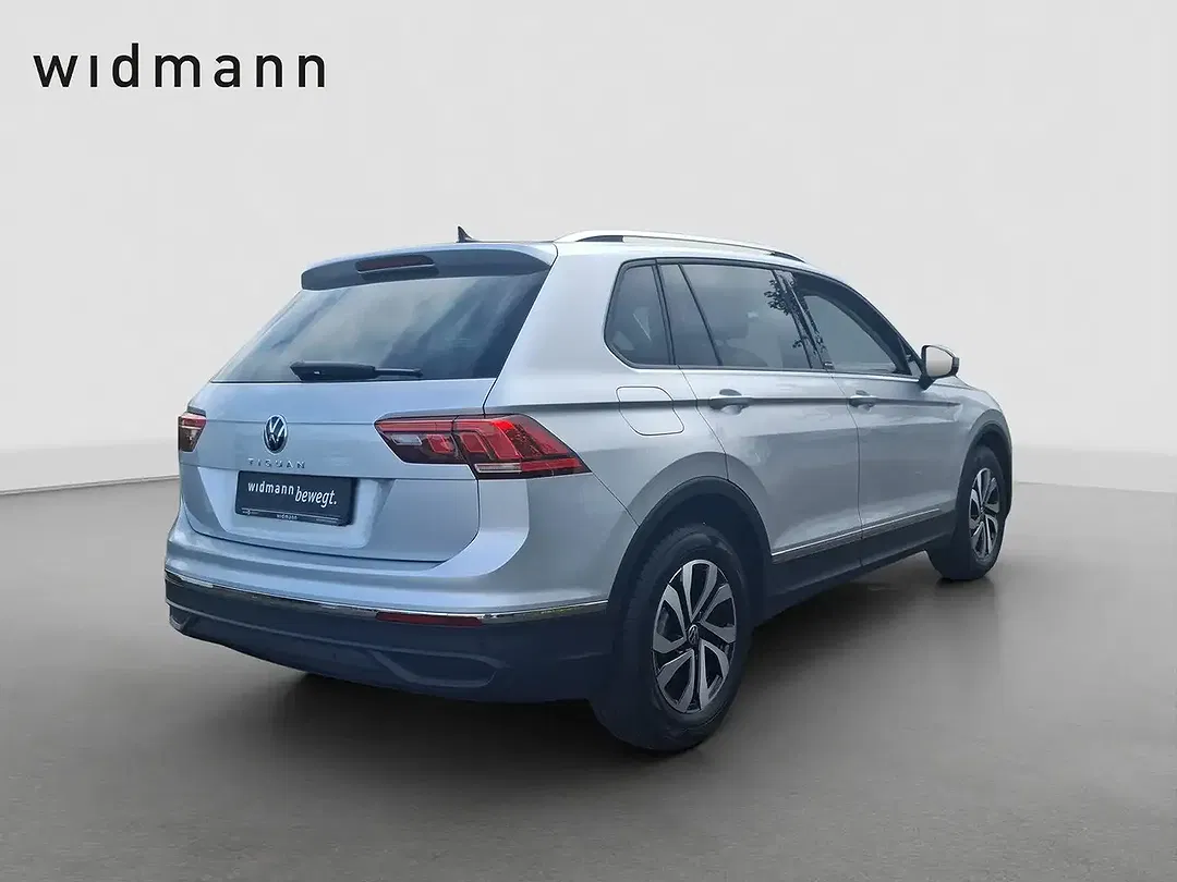Volkswagen Tiguan - Thumbnail 3