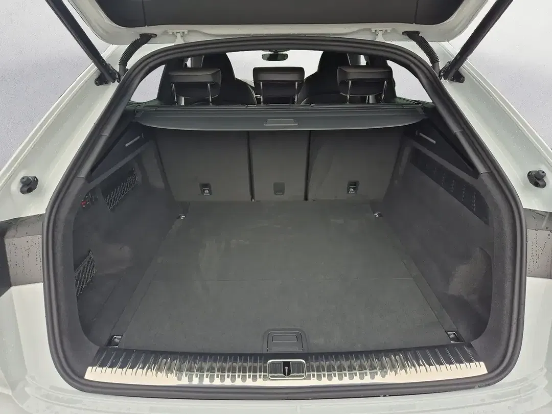 Audi SQ8 - Thumbnail 10