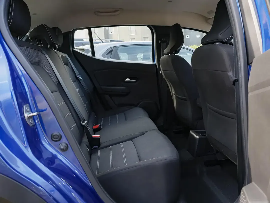 Dacia Sandero - Thumbnail 5