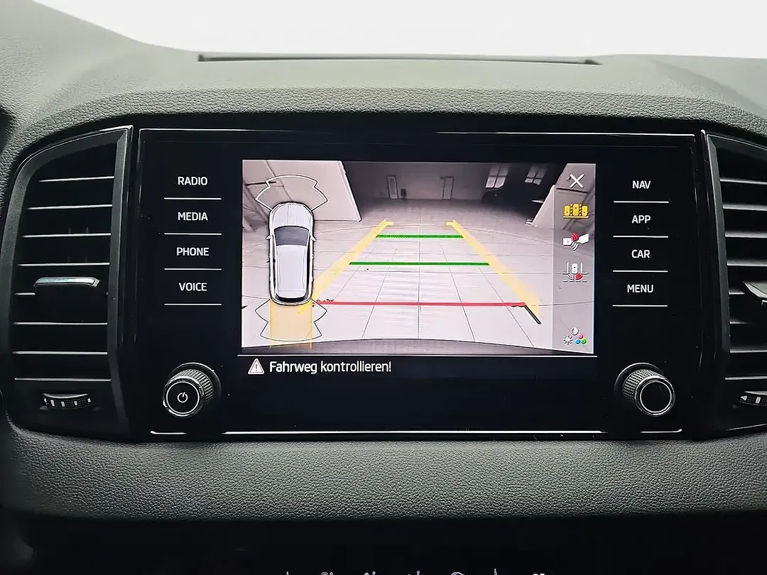 Skoda Karoq - Thumbnail 10