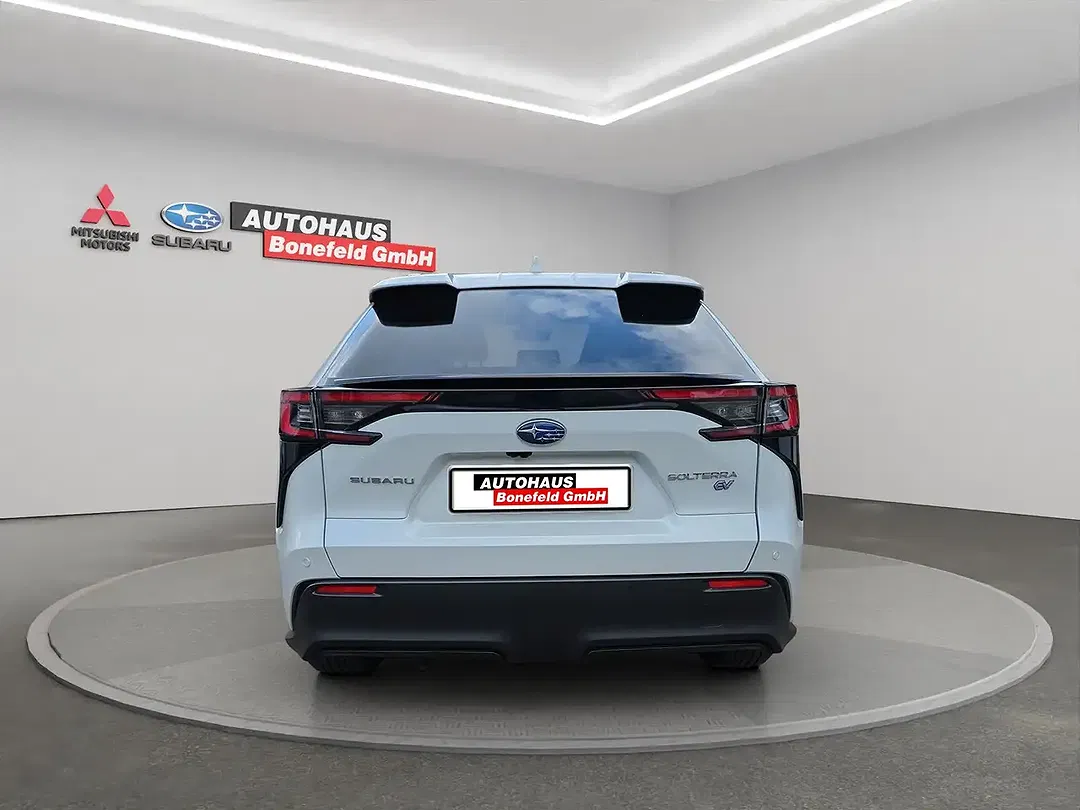 Subaru Solterra - Thumbnail 5