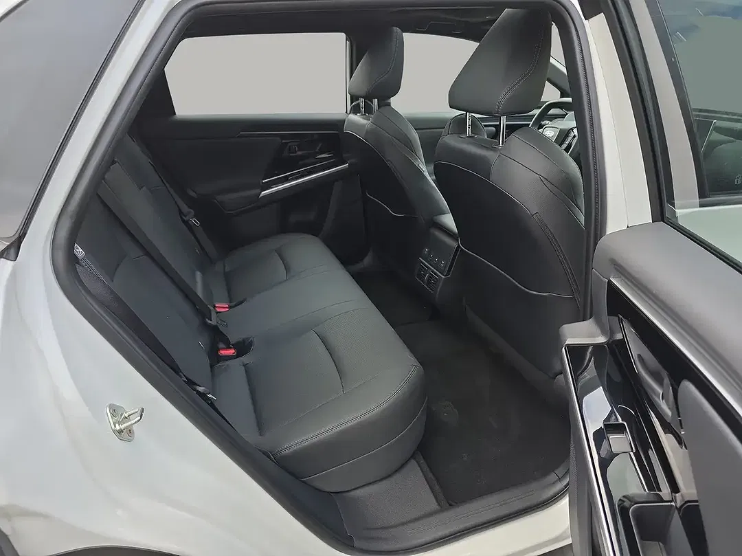 Subaru Solterra - Thumbnail 7