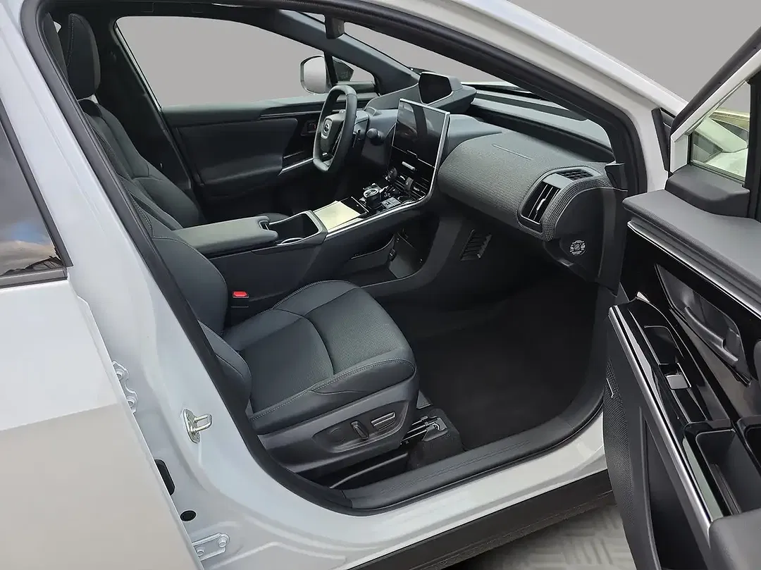 Subaru Solterra - Thumbnail 8