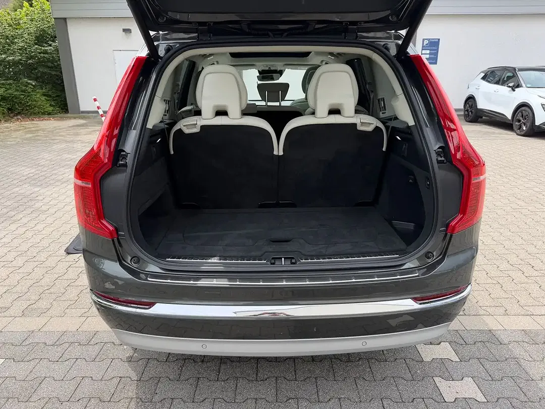 Volvo XC90 - Thumbnail 10