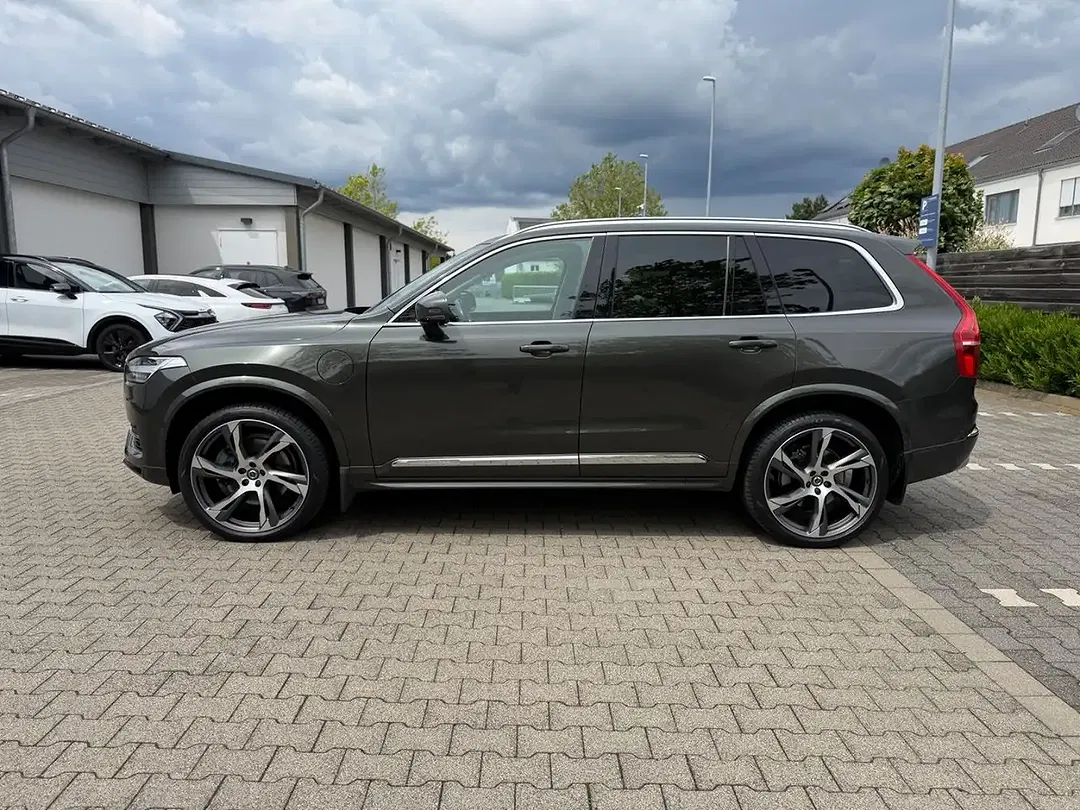 Volvo XC90 - Thumbnail 2