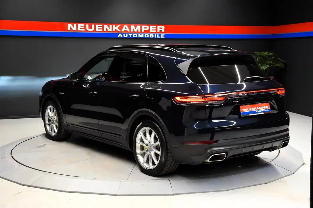 Porsche Cayenne - Thumbnail 4
