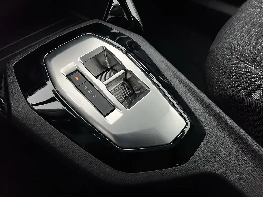 Peugeot 2008 - Thumbnail 13