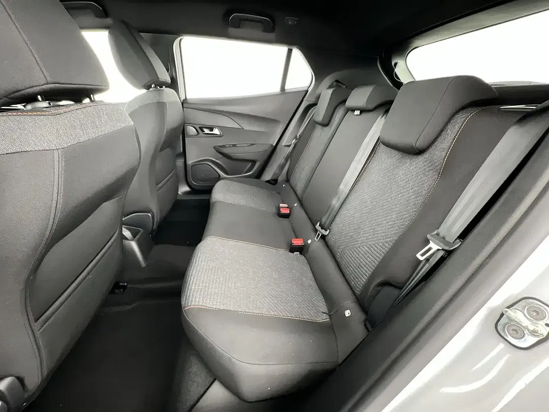 Peugeot 2008 - Thumbnail 8