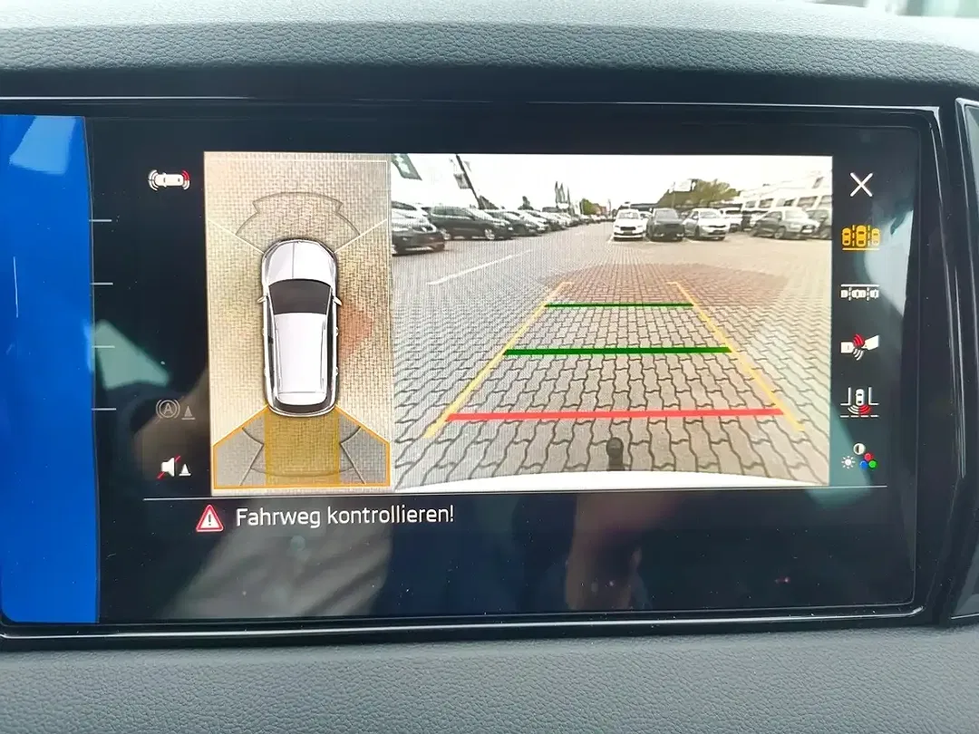 Skoda Karoq - Thumbnail 12
