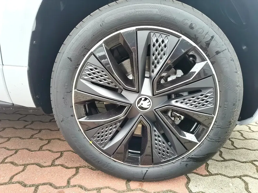 Skoda Karoq - Thumbnail 15