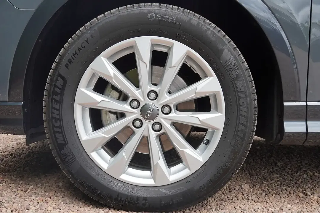 Audi Q3 - Thumbnail 9
