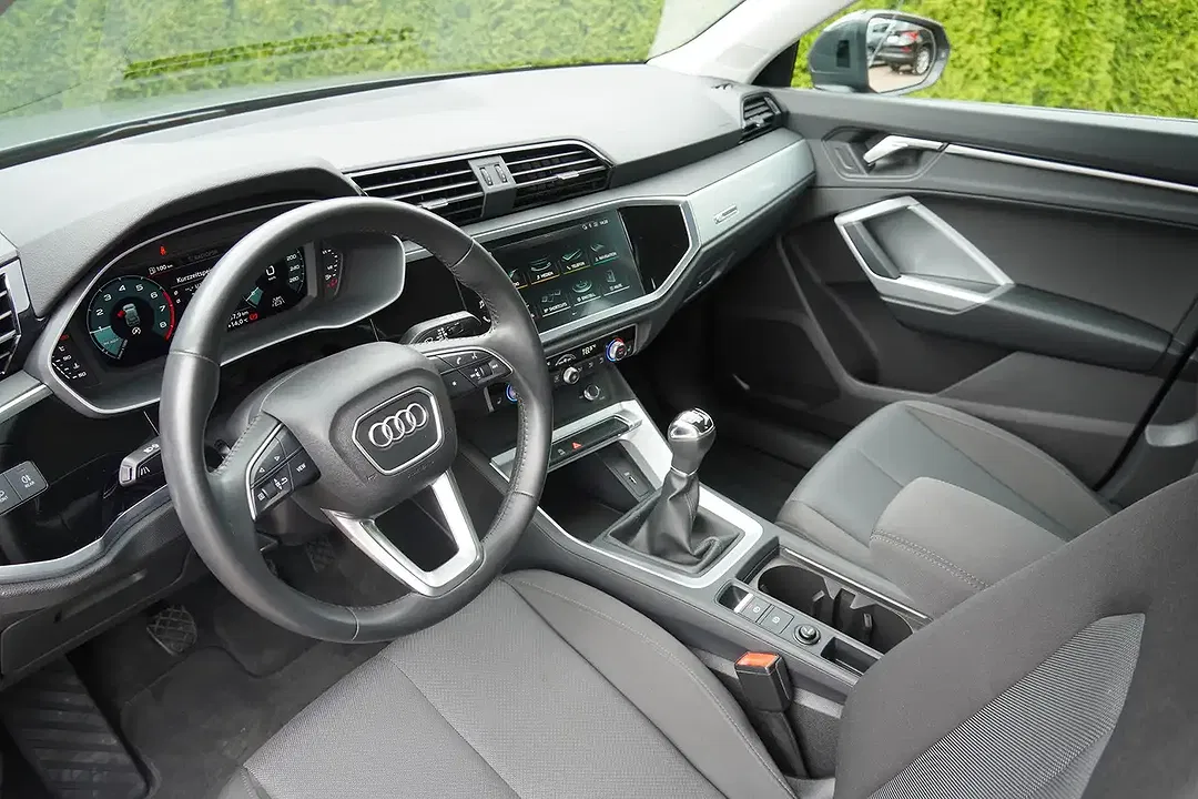 Audi Q3 - Thumbnail 11