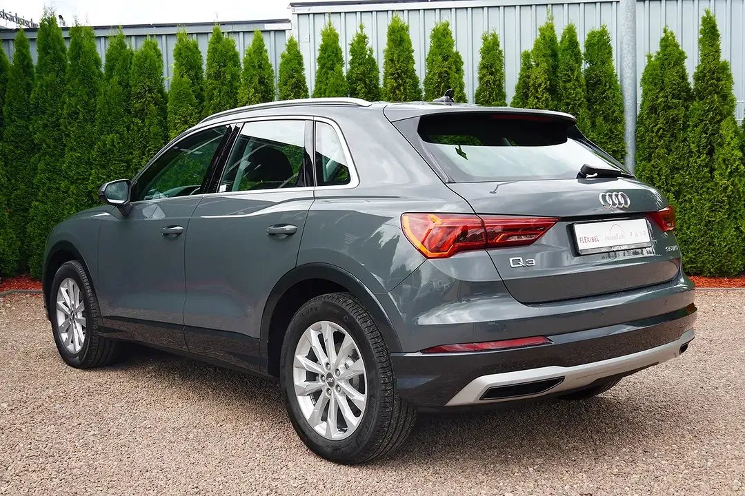 Audi Q3 - Thumbnail 5