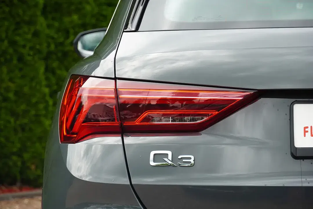 Audi Q3 - Thumbnail 6