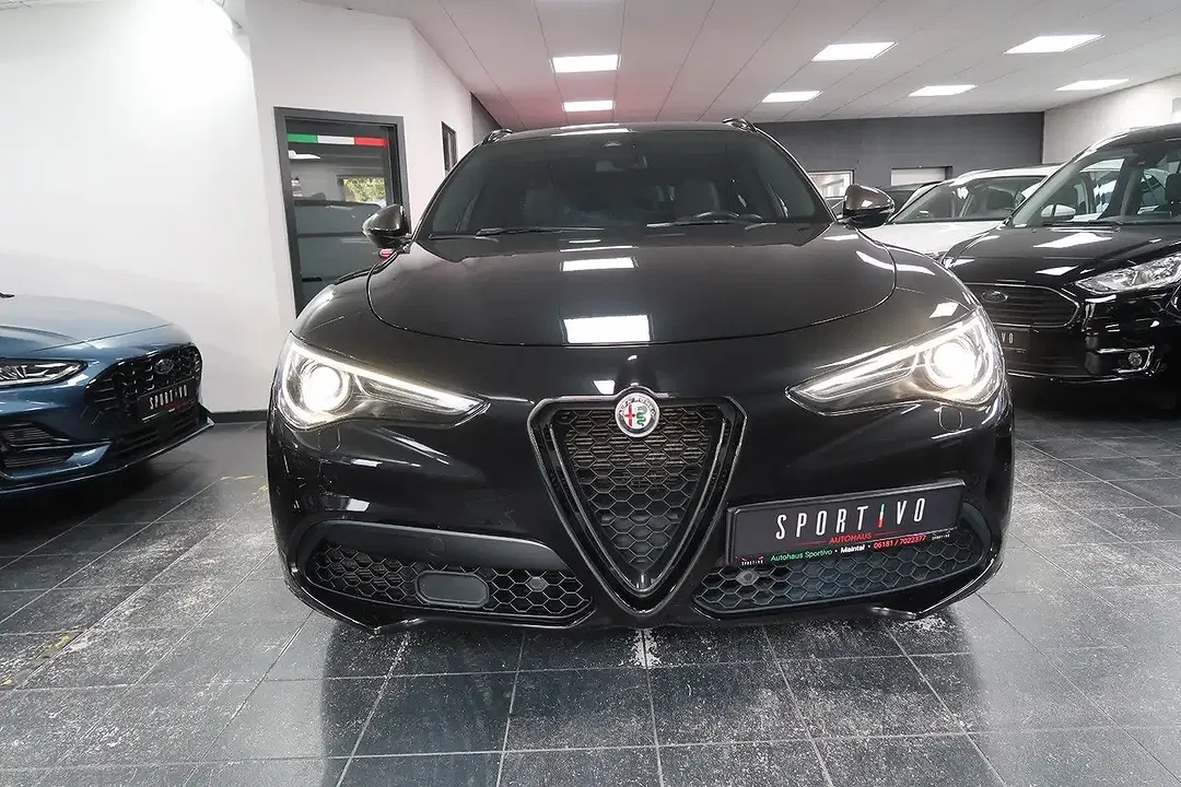 Alfa Romeo Stelvio - Thumbnail 2