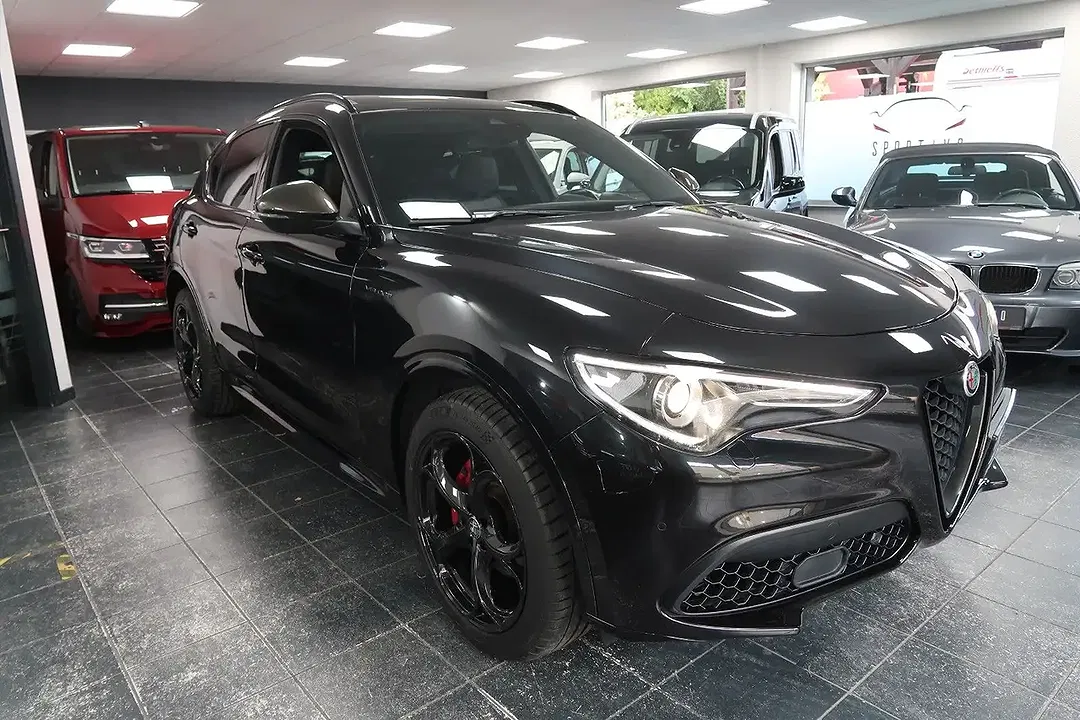 Alfa Romeo Stelvio - Thumbnail 3