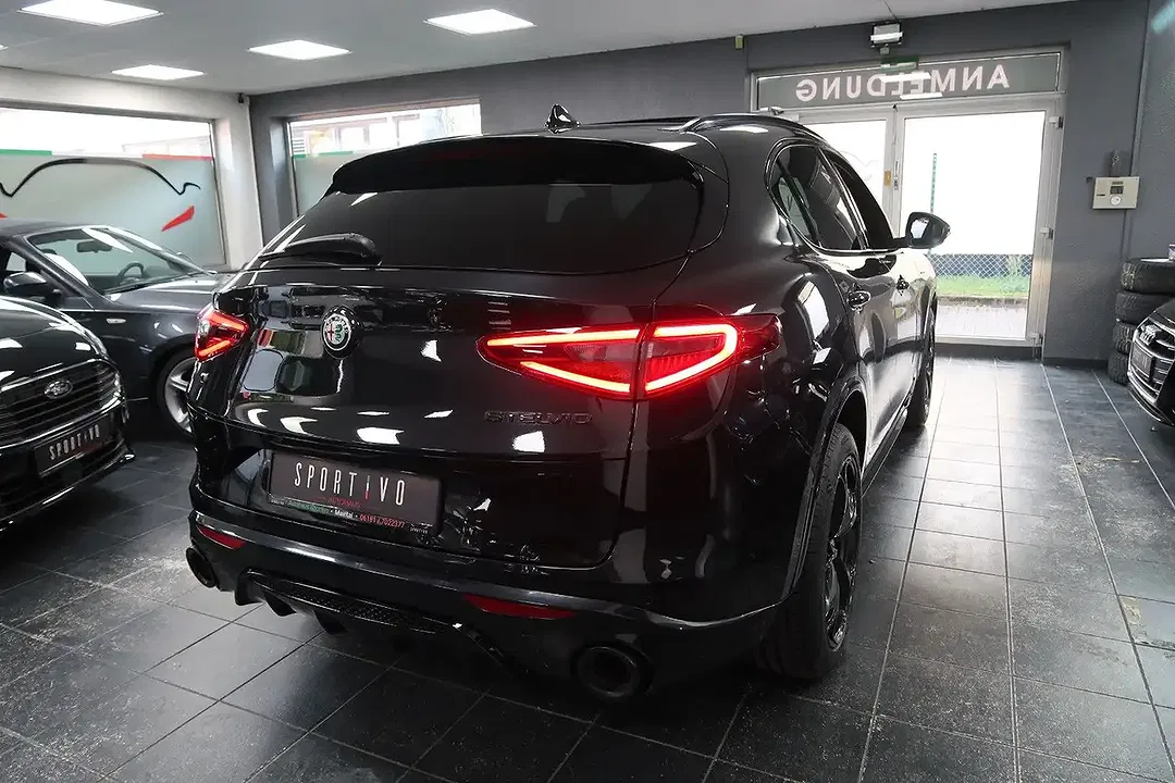 Alfa Romeo Stelvio - Thumbnail 5