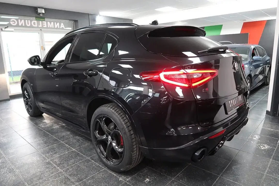 Alfa Romeo Stelvio - Thumbnail 7
