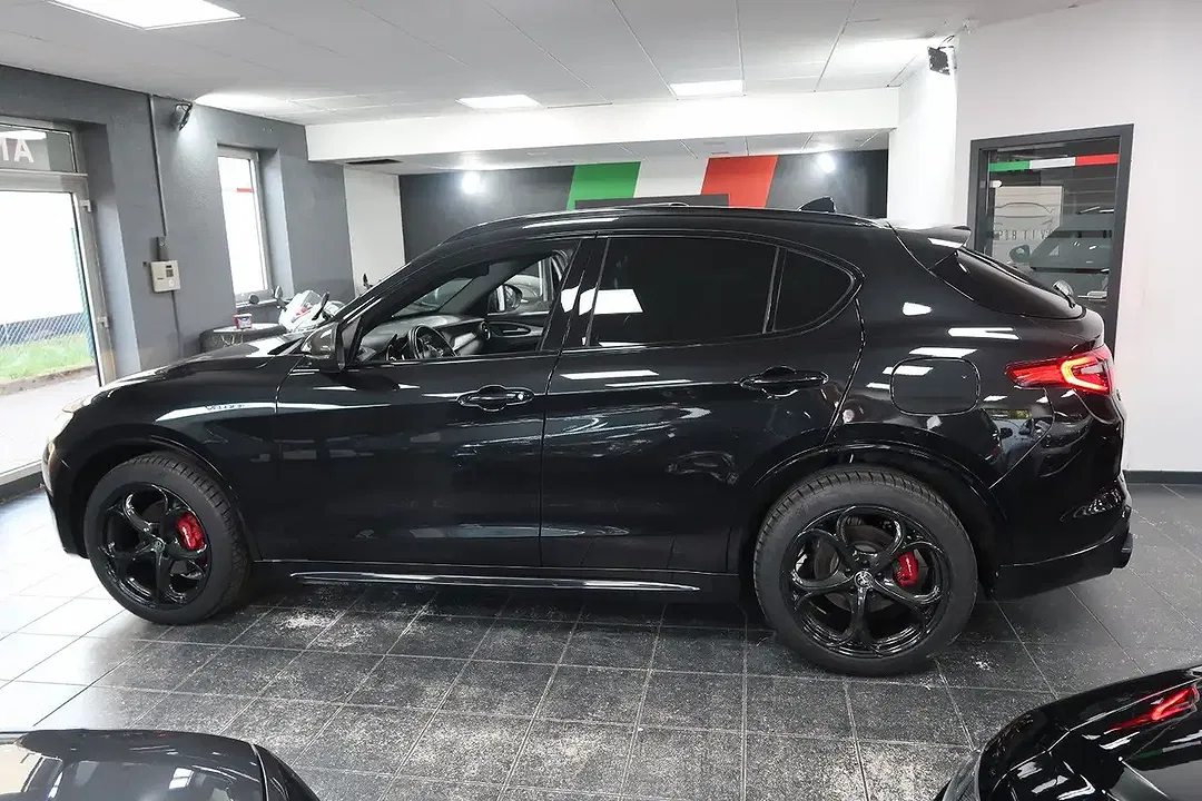 Alfa Romeo Stelvio - Thumbnail 8