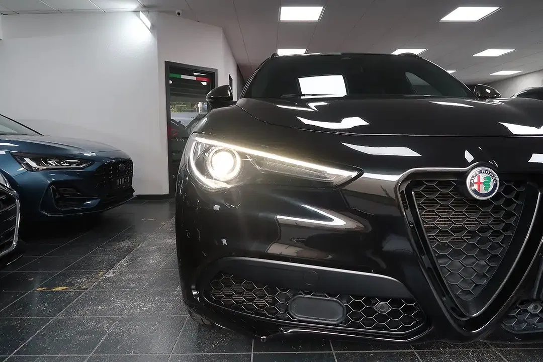Alfa Romeo Stelvio - Thumbnail 9