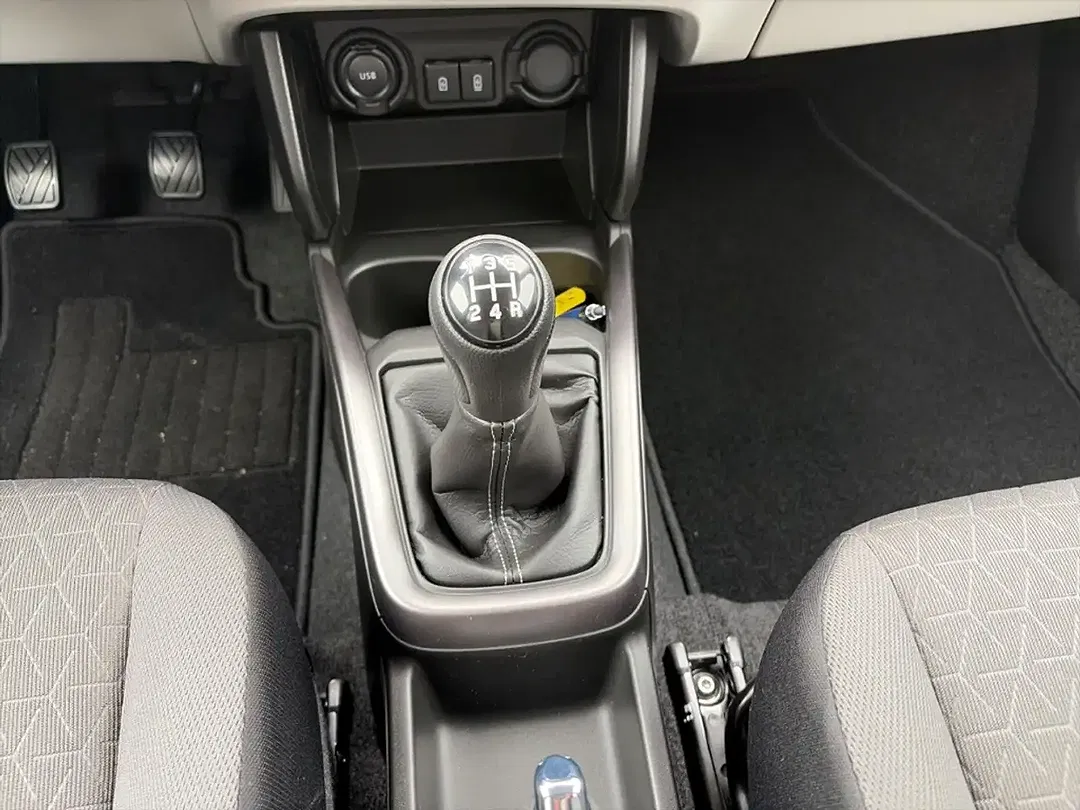 Suzuki Swift - Thumbnail 15