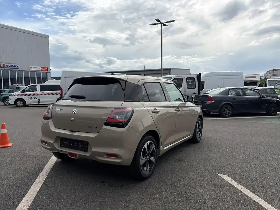 Suzuki Swift - Thumbnail 5
