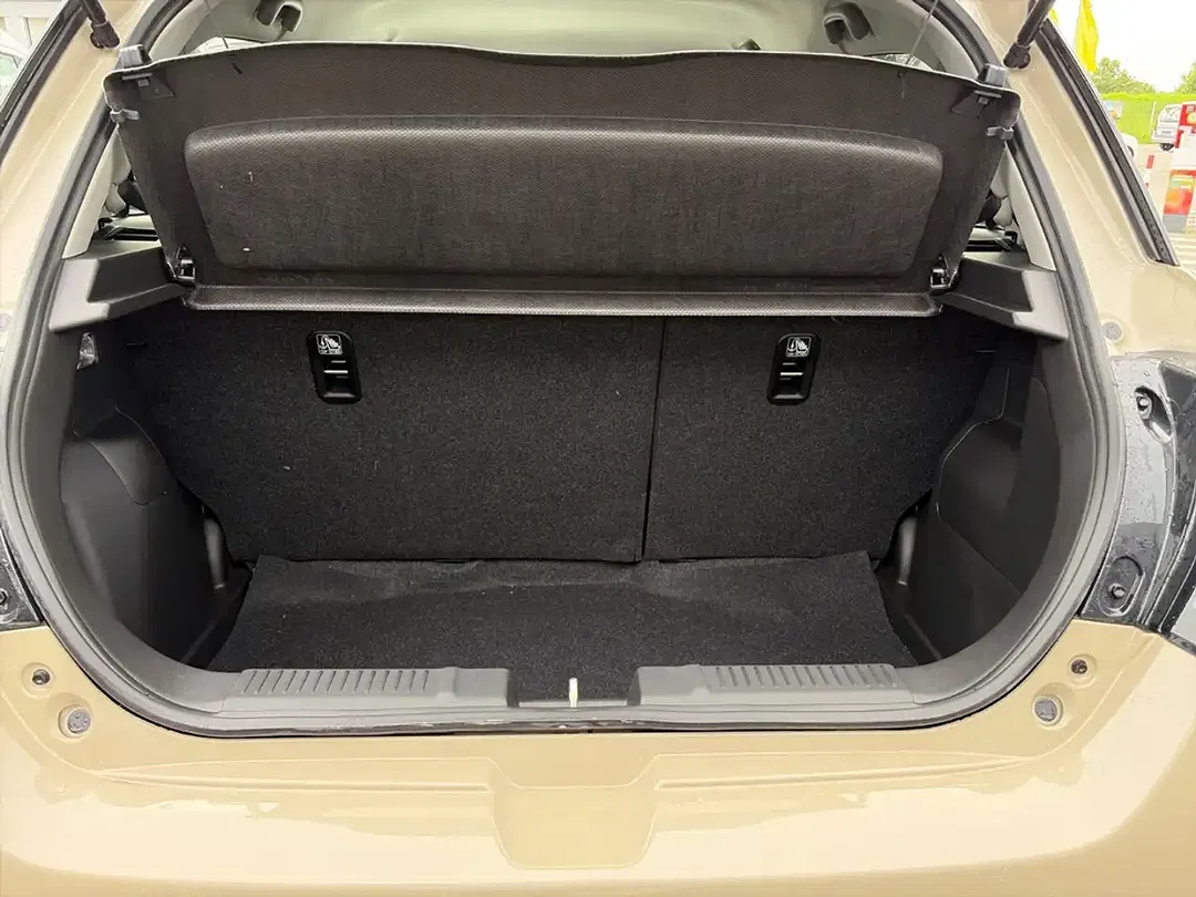 Suzuki Swift - Thumbnail 8