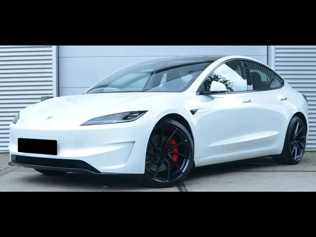 Tesla Model 3 - Afbeelding 1
