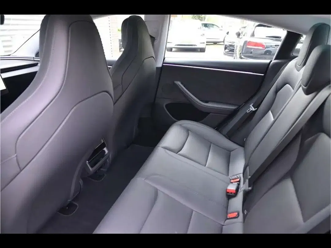 Tesla Model 3 - Thumbnail 15