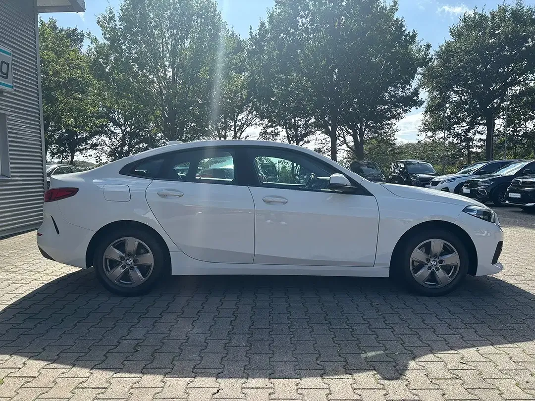 BMW 216 - Thumbnail 6