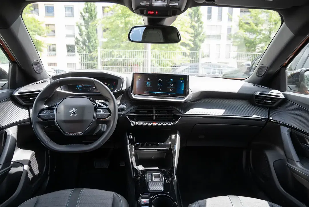 Peugeot 2008 - Thumbnail 5
